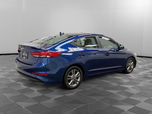 Used 2017 Hyundai Elantra SE image 5