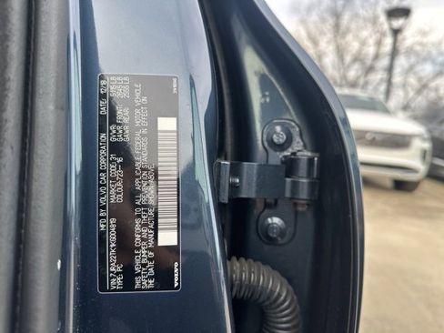 Used 2019 Volvo S60 T6 Momentum w/ Multimedia Package image 32