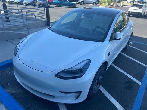 Used 2021 Tesla Model 3 Standard Range Plus RWD image 5