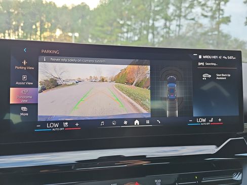 Used 2025 BMW 530i xDrive image 25