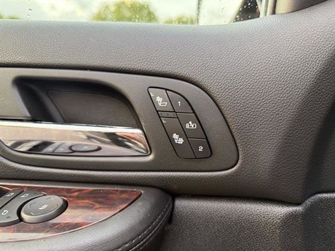 Used 2009 GMC Yukon XL Denali image 17