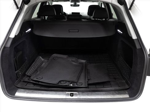 Used 2018 Audi A4 2.0T allroad Prestige w/ Prestige Package image 11