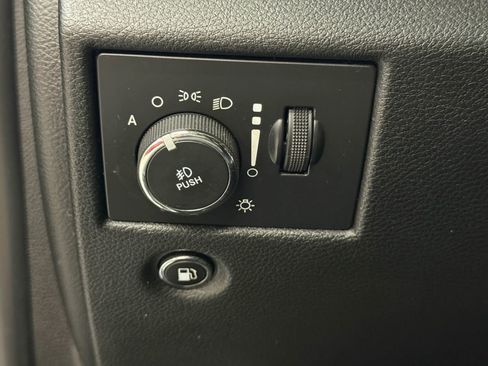 Used 2015 Jeep Grand Cherokee Limited AWD/4WD image 28