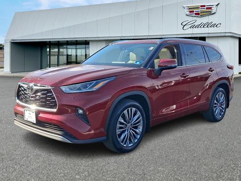 Used 2020 Toyota Highlander Platinum AWD/4WD image 3