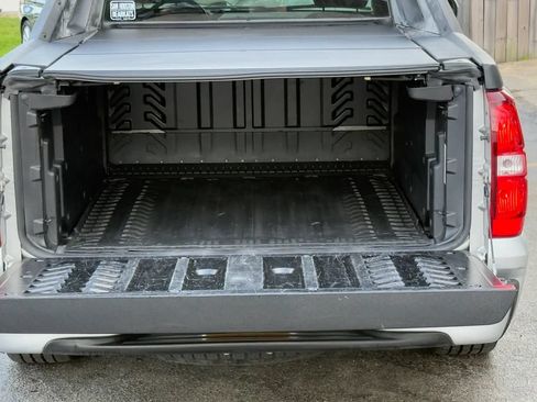 Used 2011 Chevrolet Avalanche LS RWD image 7