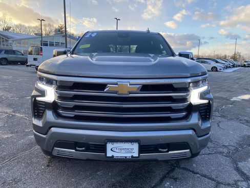 Used 2024 Chevrolet Silverado 1500 High Country w/ Technology Package image 2