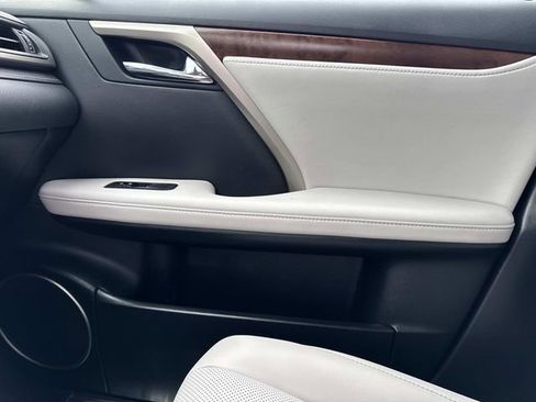 Certified 2022 Lexus RX 350L Premium w/ Premium Package image 22