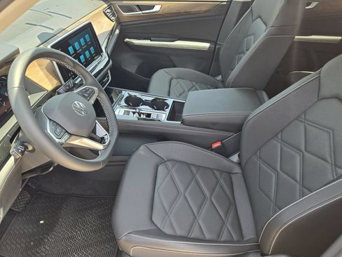 New 2026 Volkswagen Atlas SE FWD image 12