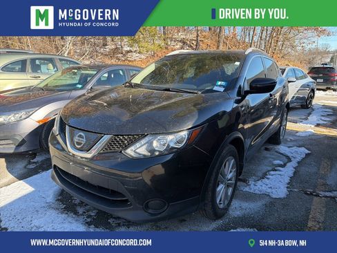 Used 2018 Nissan Rogue Sport SV image 1