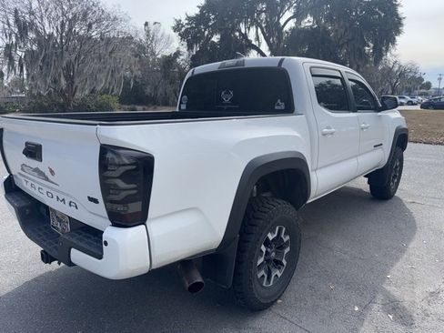 Used 2017 Toyota Tacoma TRD Off-Road image 6