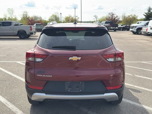 Used 2023 Chevrolet TrailBlazer LT w/ Convenience Package FWD image 4