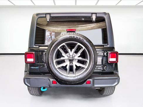 Used 2024 Jeep Wrangler Unlimited AWD/4WD image 5