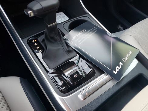 New 2026 Kia Carnival EX image 25