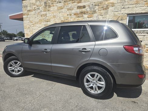 Used 2012 Hyundai Santa Fe GLS FWD image 3
