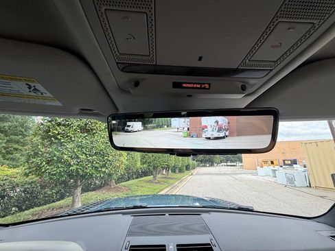 Used 2020 Land Rover Defender 110 SE image 70