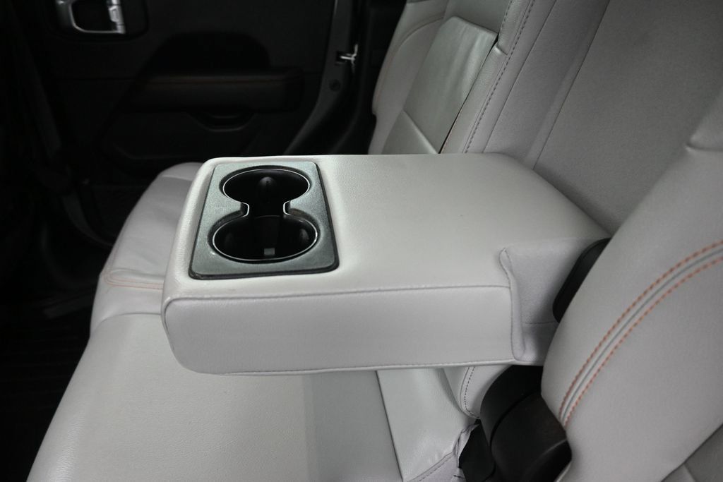 Used 2022 Jeep Gladiator Mojave w/ LED Lighting Group AWD/4WD image 36