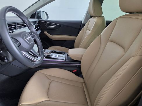Certified 2025 Audi Q8 Premium Plus w/ Premium Plus Package AWD/4WD image 16