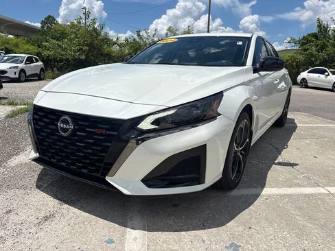 Used 2024 Nissan Altima 2.5 SR FWD image 7