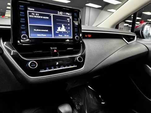 Used 2022 Toyota Corolla LE w/ Carpet Mat Package (TMS) image 25