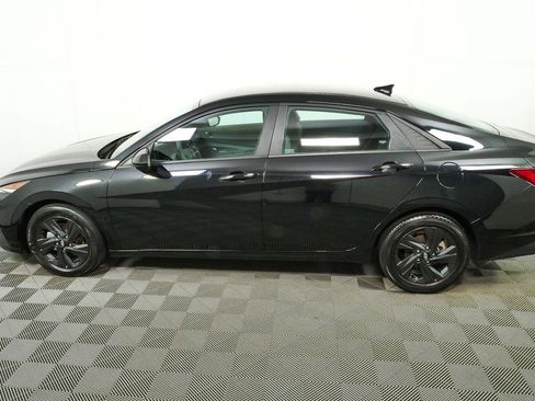 Used 2023 Hyundai Elantra SEL w/ Cargo Package FWD image 28