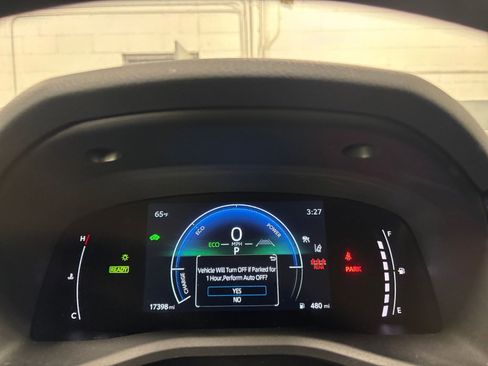 Used 2025 Toyota Camry LE image 39