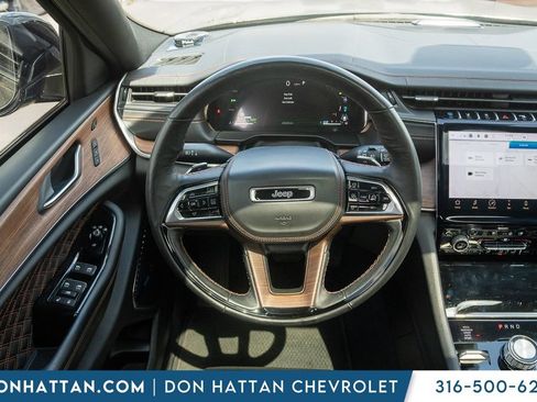 Used 2022 Jeep Grand Cherokee Summit AWD/4WD image 6