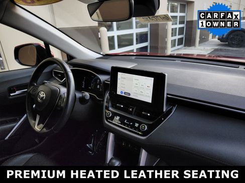Used 2023 Toyota Corolla Cross XLE image 4