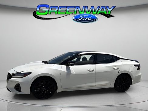 Used 2023 Nissan Maxima SR w/ Sport Mat Group FWD image 1