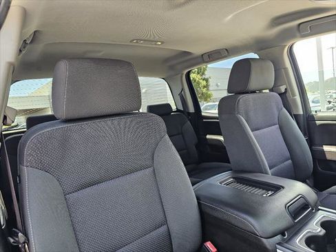 Used 2018 Chevrolet Silverado 2500 LT w/ LT Convenience Package RWD image 3