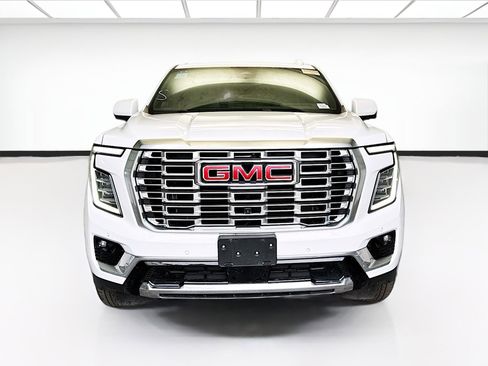 Used 2025 GMC Yukon Denali image 2