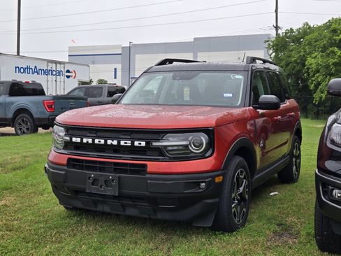 Used 2024 Ford Bronco Sport Outer Banks image 3