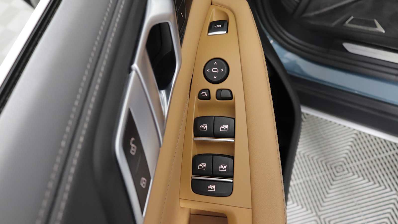 Used 2024 BMW X5 xDrive40i w/ Premium Package AWD/4WD image 19