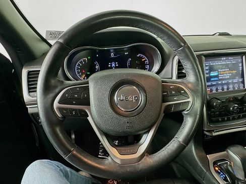 Used 2018 Jeep Grand Cherokee Limited AWD/4WD image 11