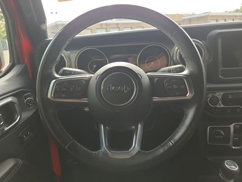 Used 2018 Jeep Wrangler Unlimited Sahara image 22