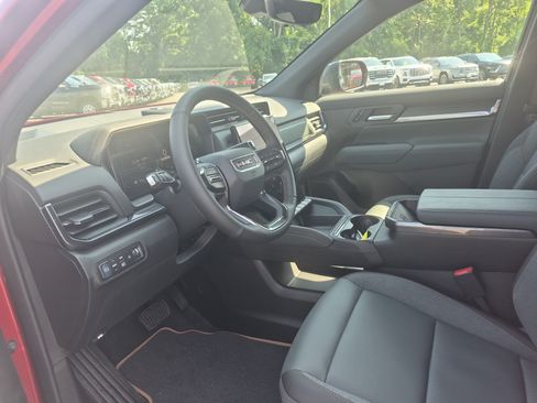 Used 2026 GMC Terrain AT4 w/ Convenience Package III AWD/4WD image 9