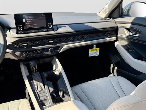 Certified 2025 Honda Accord SE image 27