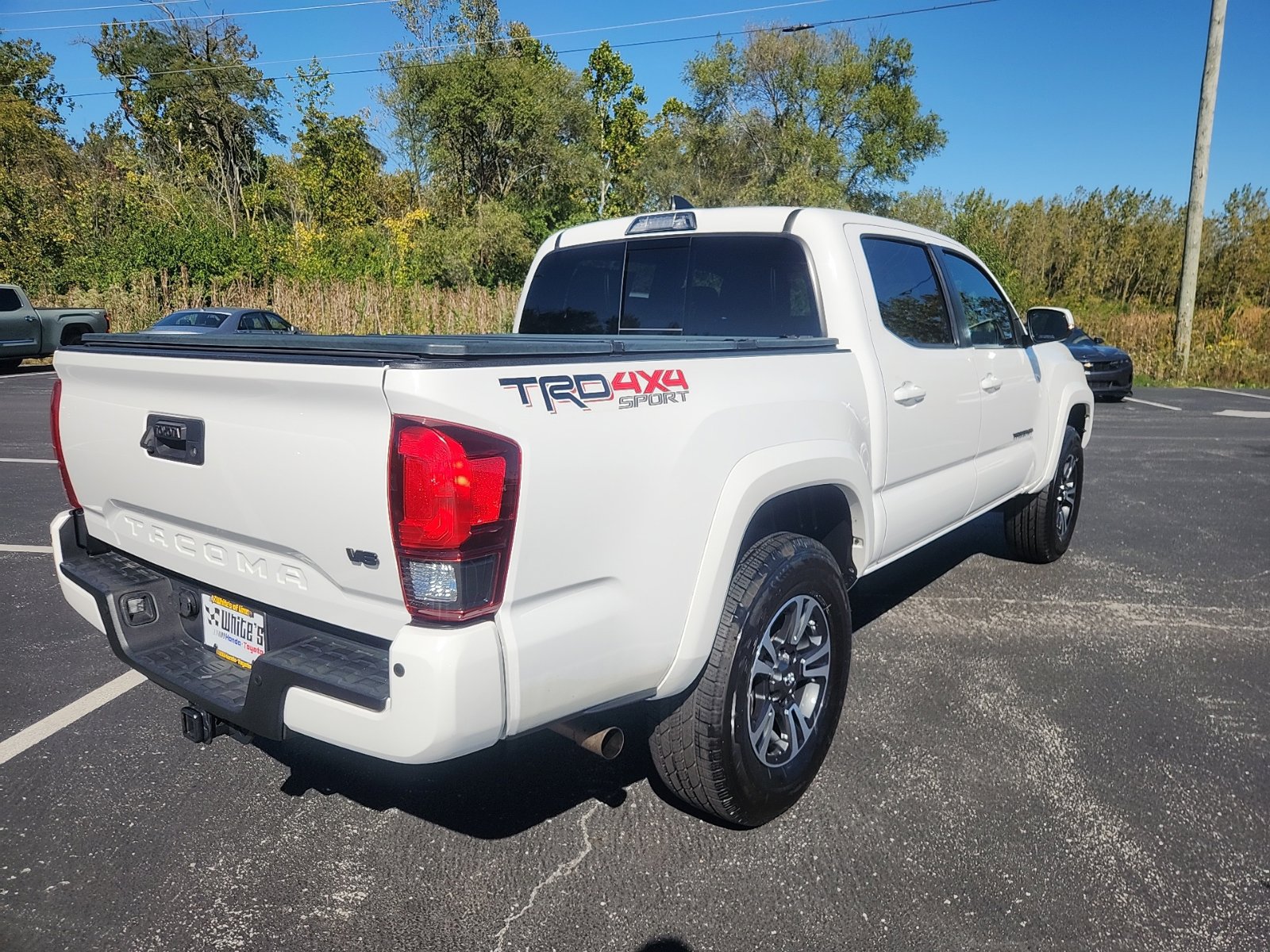 Used 2019 Toyota Tacoma TRD Sport AWD/4WD image 8