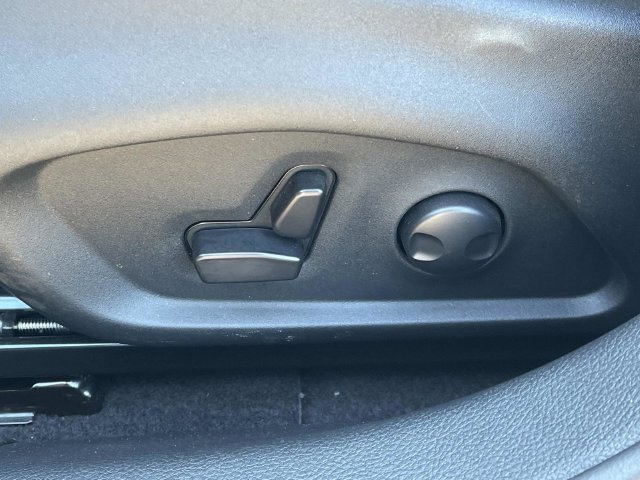 Used 2023 Jeep Compass Latitude AWD/4WD image 29