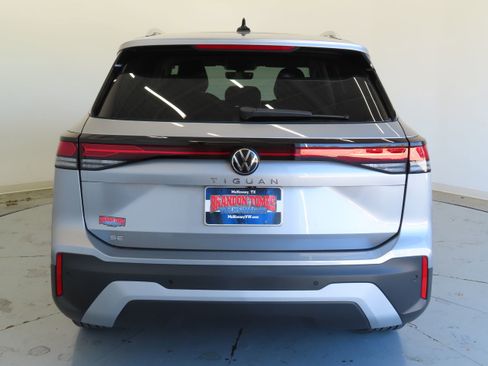 New 2025 Volkswagen Tiguan SE image 5