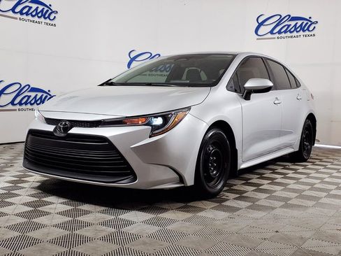 Used 2024 Toyota Corolla LE image 5