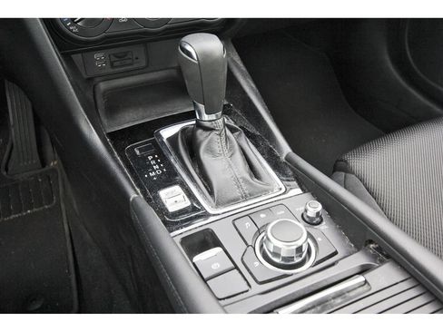 Used 2018 MAZDA MAZDA3 Sport FWD image 28
