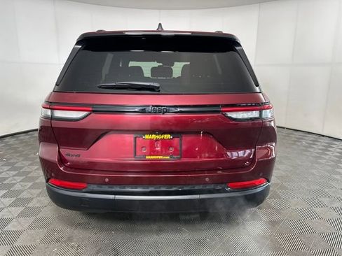 Used 2023 Jeep Grand Cherokee Altitude image 4