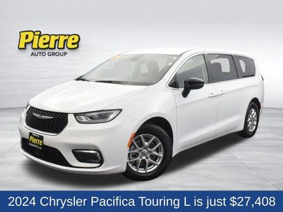 Used 2024 Chrysler Pacifica Touring-L