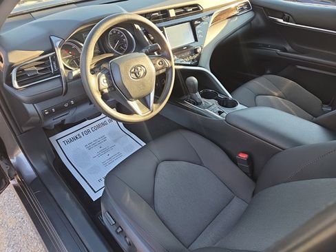 Used 2020 Toyota Camry LE image 8