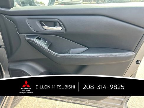 Used 2025 Nissan Rogue SV AWD/4WD image 14