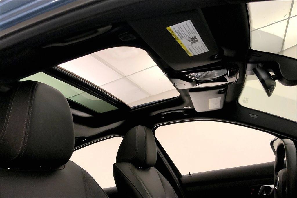 Certified 2025 BMW 330i Sedan RWD image 25