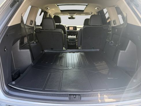 Used 2025 Volkswagen Atlas SEL AWD/4WD image 19