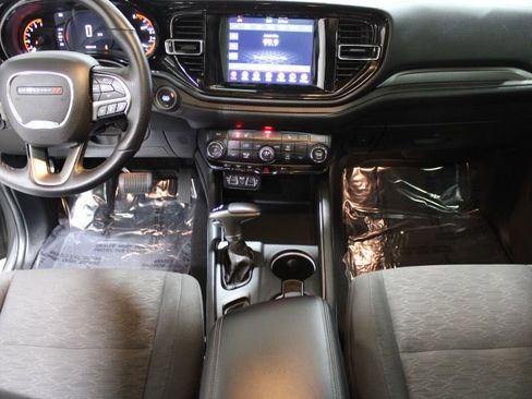 Used 2024 Dodge Durango SXT image 2