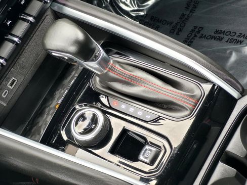 Used 2023 Chevrolet Colorado Z71 w/ Z71 Convenience Package 2 image 24