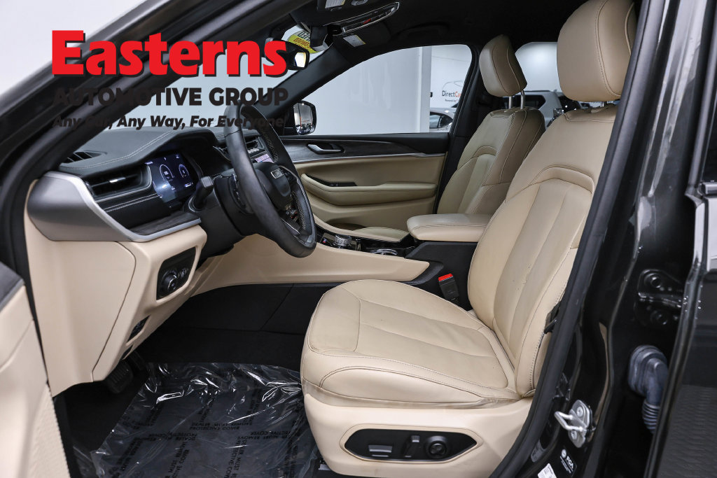 Used 2023 Jeep Grand Cherokee L Limited AWD/4WD image 14